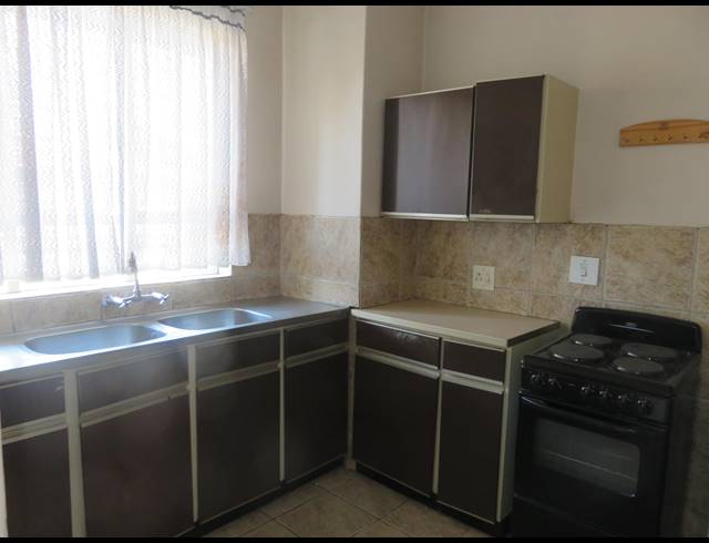 2 BEDROOM APARTMENT FOR SALE IN SUNNYSIDE